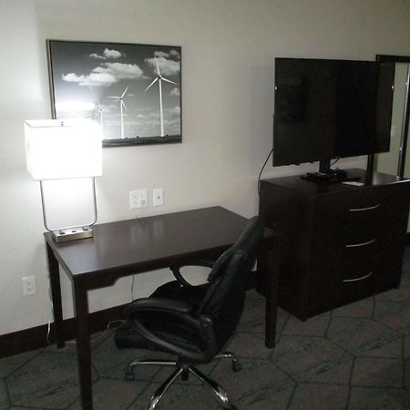 Best Western Plus Mcpherson Exterior foto