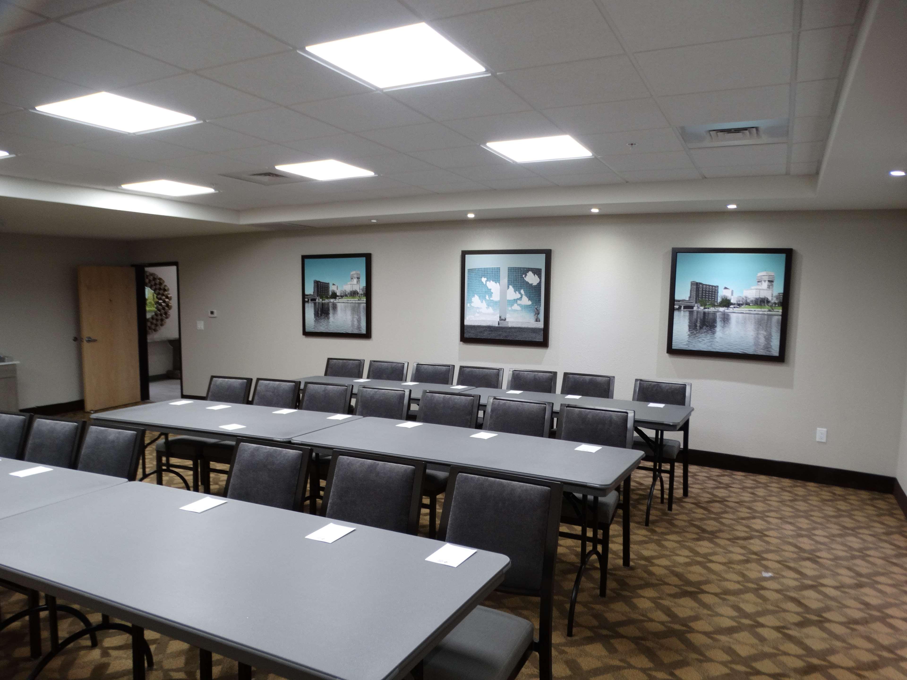 Best Western Plus Mcpherson Exterior foto